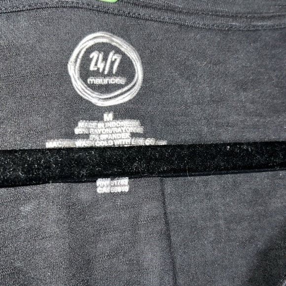 High-Low Pocket Short Sleeve Tee - Picture 3 of 3